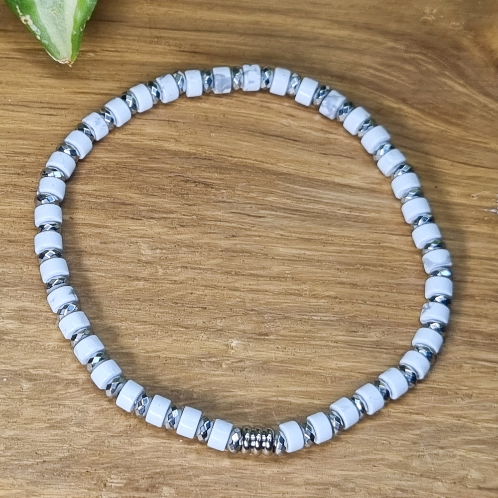 Vyriška hovlito apyrankė su hematito intarpais (4 mm)
