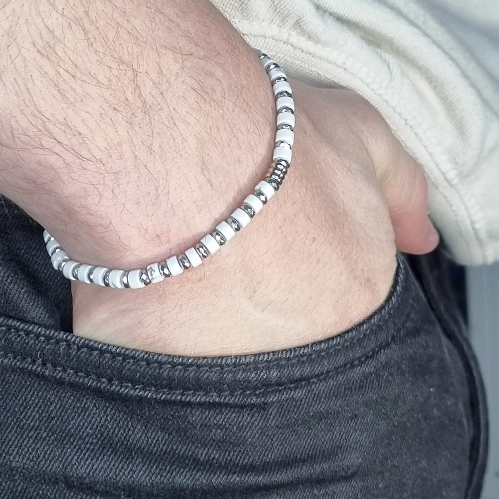 Vyriška hovlito apyrankė su hematito intarpais (4 mm)